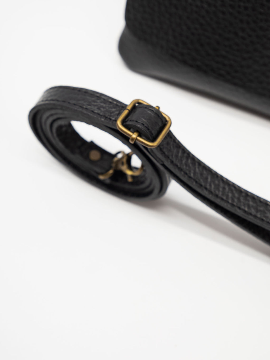 Milán Negro- Edición Texturizada