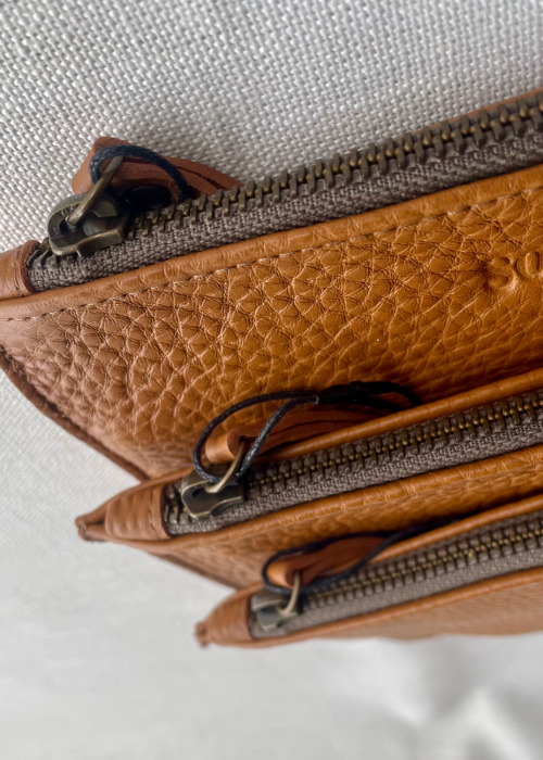 Cartera portatodo camel