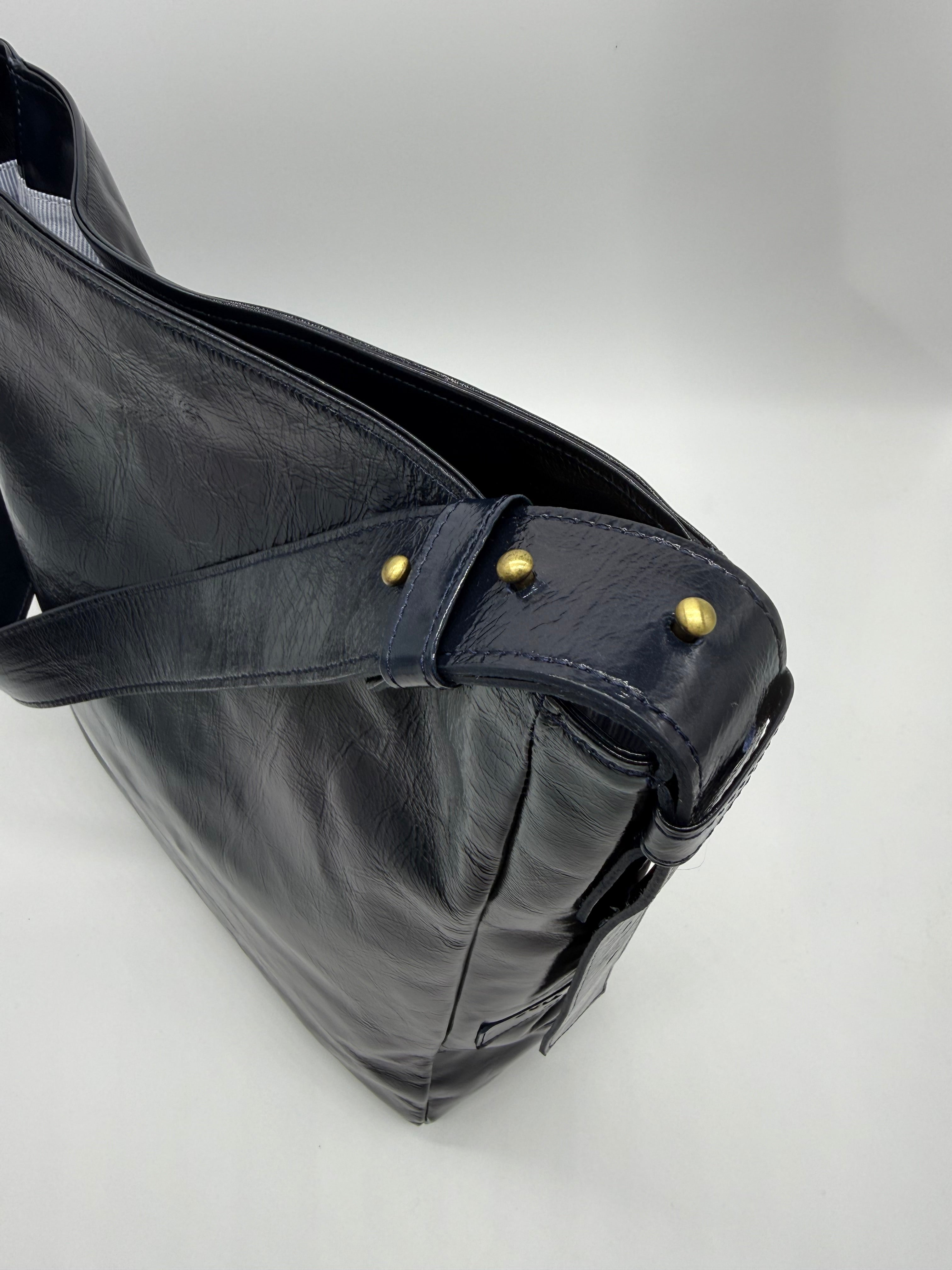 Boston Azul Marino - Edición Brillante