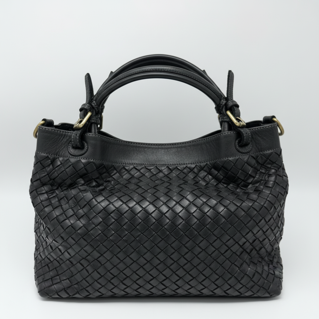 Bolso trenzado negro vista lateral